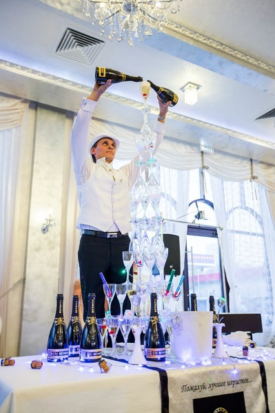 Пирамида с шампанским - фото 2