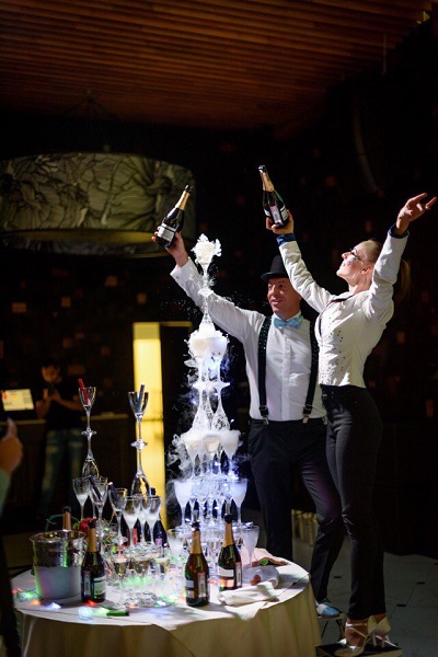 Пирамида с шампанским - фото 3