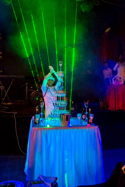 Пирамида с шампанским - фото 8